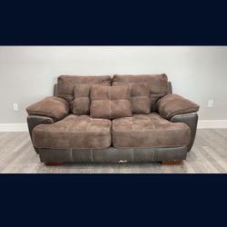 ‼️ ON SALE: SOFA/COUCH DEAL