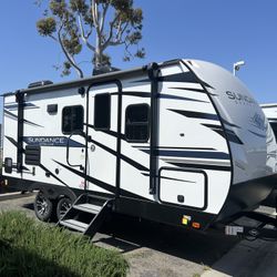 RV 22 Feet! (Sofa bed) 