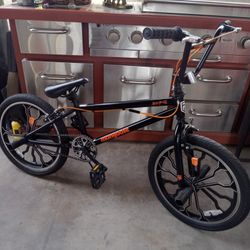 BMX BIKE MONGOOSE TIRES SIZE 20 