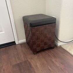 Shoebox Seat