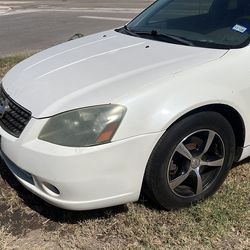2005 Nissan Altima , fixer upper