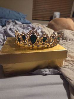 Baroque crystal crown