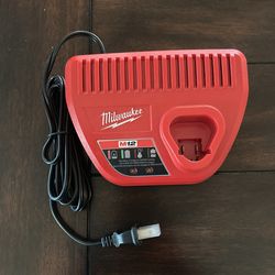 Milwaukee M12 Charger