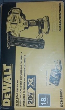 DeWalt 18gage Brad Nailer Kit With Battery Charger and Bag Brand new