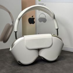 Apple AirPods Max Headphones
