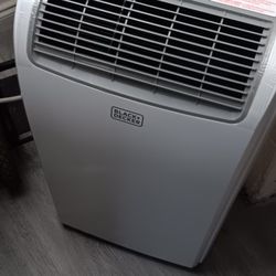 Black AND DECKER portable AC UNIT