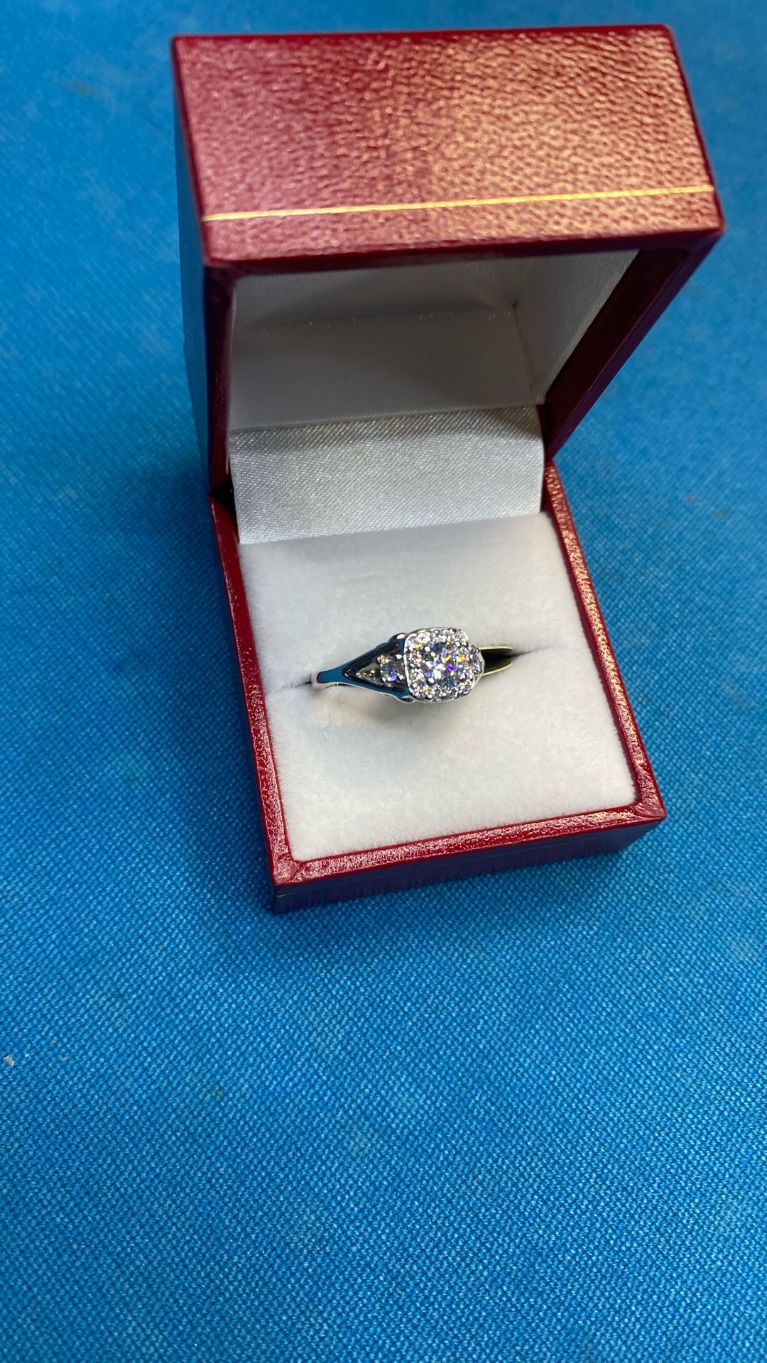 Real White Gold Ladies Ring