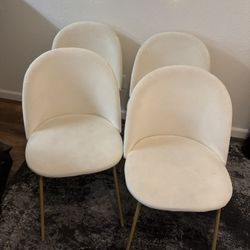 4 Dining Chair No Scratch Or Stained Each For $25
