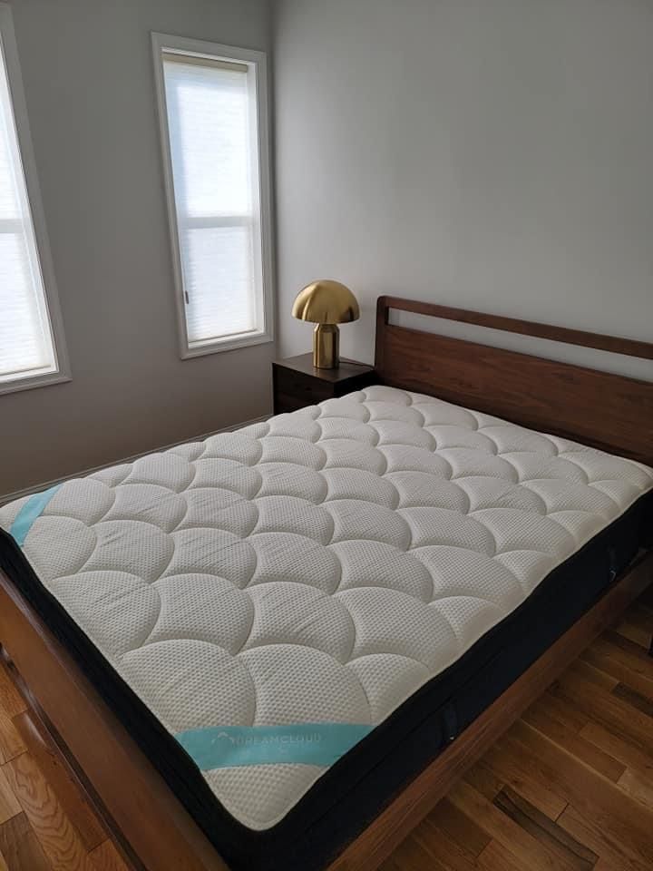 Dreamcloud Premier Queen Mattress Bed