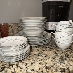 Noritake Gray Wood 6041 China Set 