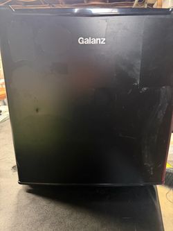 Dorm mini refrigerator