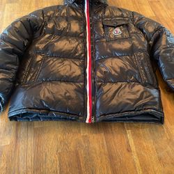 Luxury Authentic Moncler Montbeliard Black Down Jacket - Tricolor Zipper - Excellent Condition