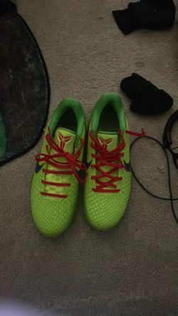 Kobe grinches 9.5 size