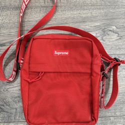 supreme ss18 nylon shoulder bag red