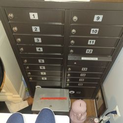 Mailbox.
Brand new Never used outside