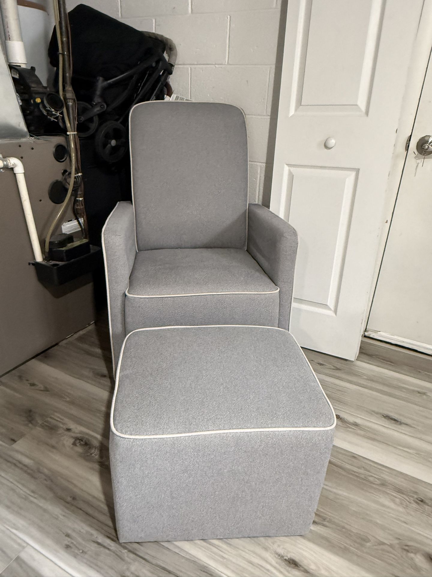 Rocking Chair With Ottoman