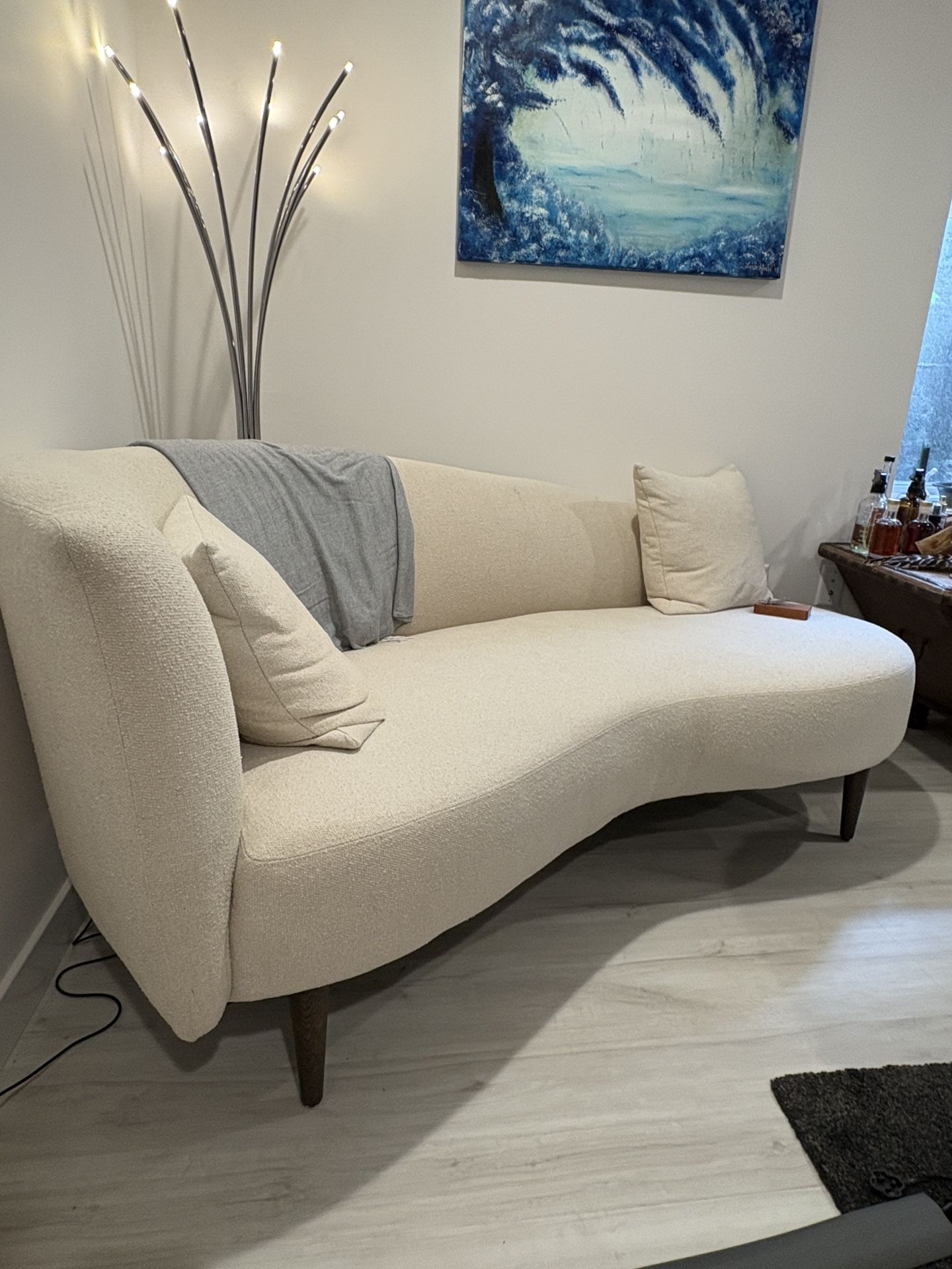 Luxury curved chaise - like new