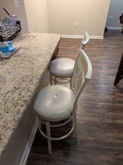 - free - Set of 2 Cream Swivel Bar Stools – Padded Seats