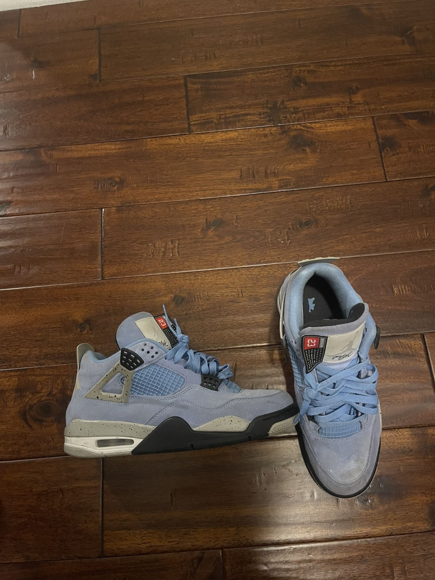 Jordan 4 Unc Blue 
