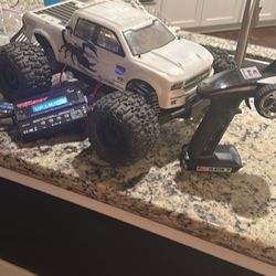 Proline 2wd  Mt RC Truck 