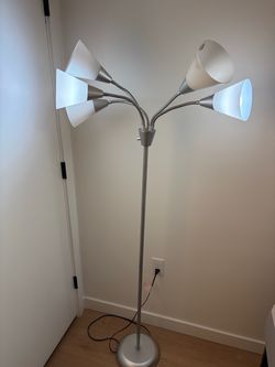 💡 White 5-Head Floor Lamp