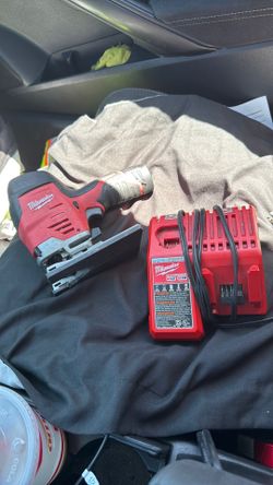 Saw/sierra Milwaukee M12