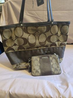 Coach Signature Canvas Tote Bag