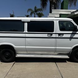 2001 Dodge Ram Van