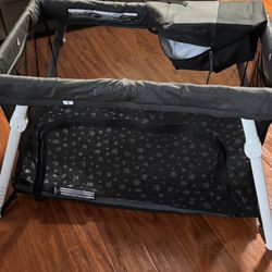 Lotus Baby Portable Crib