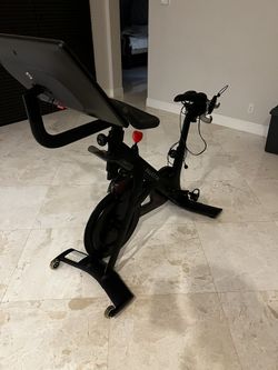 Peloton Bike (Barely Used) – Like New