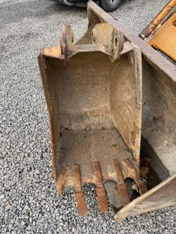 24 inch case Backhoe Bucket 
