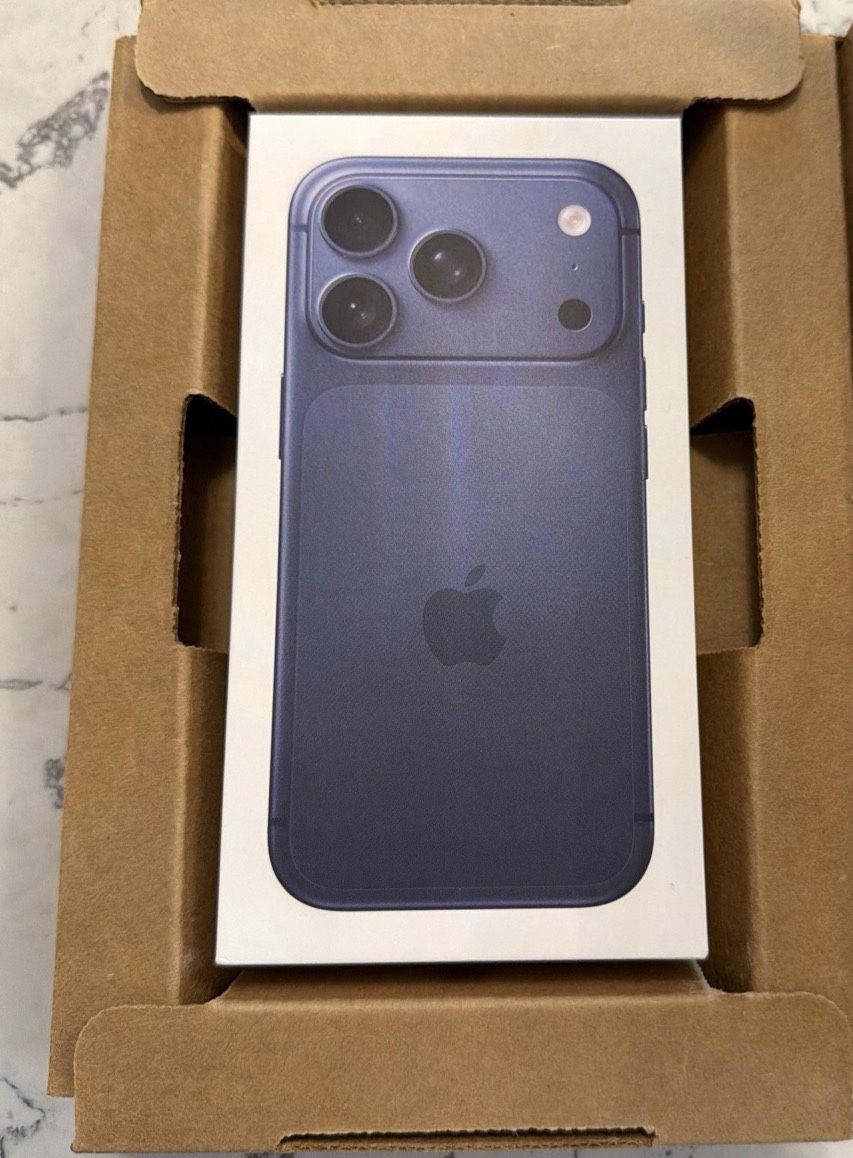 BRAND NEW APPLE IPHONE 17 PRO BLUE 512 GIG BOOST MOBILE SEALED
