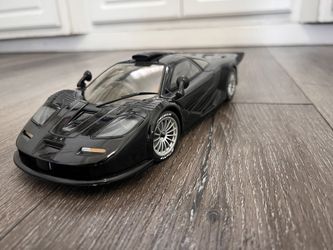 Diecast 1/18 Scale UT Models McLaren F1 GTR missing rear wing
