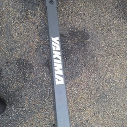 YAKIMA HITCH 4- PERSON BIKE RACK