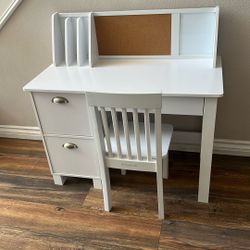 Children's White  Desk  With Chair 