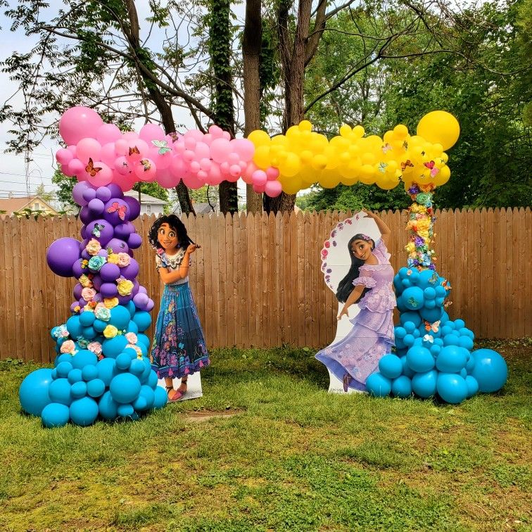 Party Decor//Balloon Arch