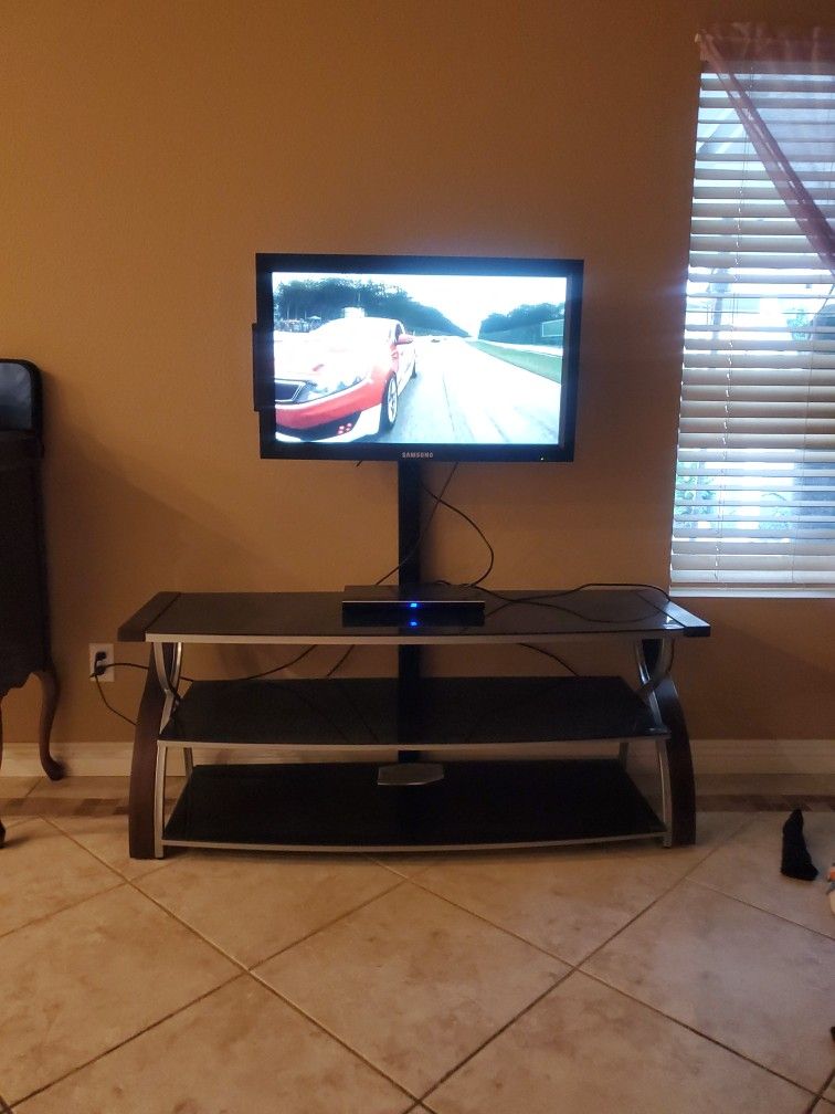 Entertainment Center With TV And DVD Combo $150