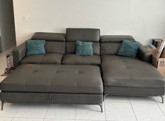Sofia Vergara 3 Pc Sectional Sofa (Charcoal Gray)