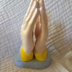 Vintage 1975 New York News Inc. Ceramic Figurine Praying Hands