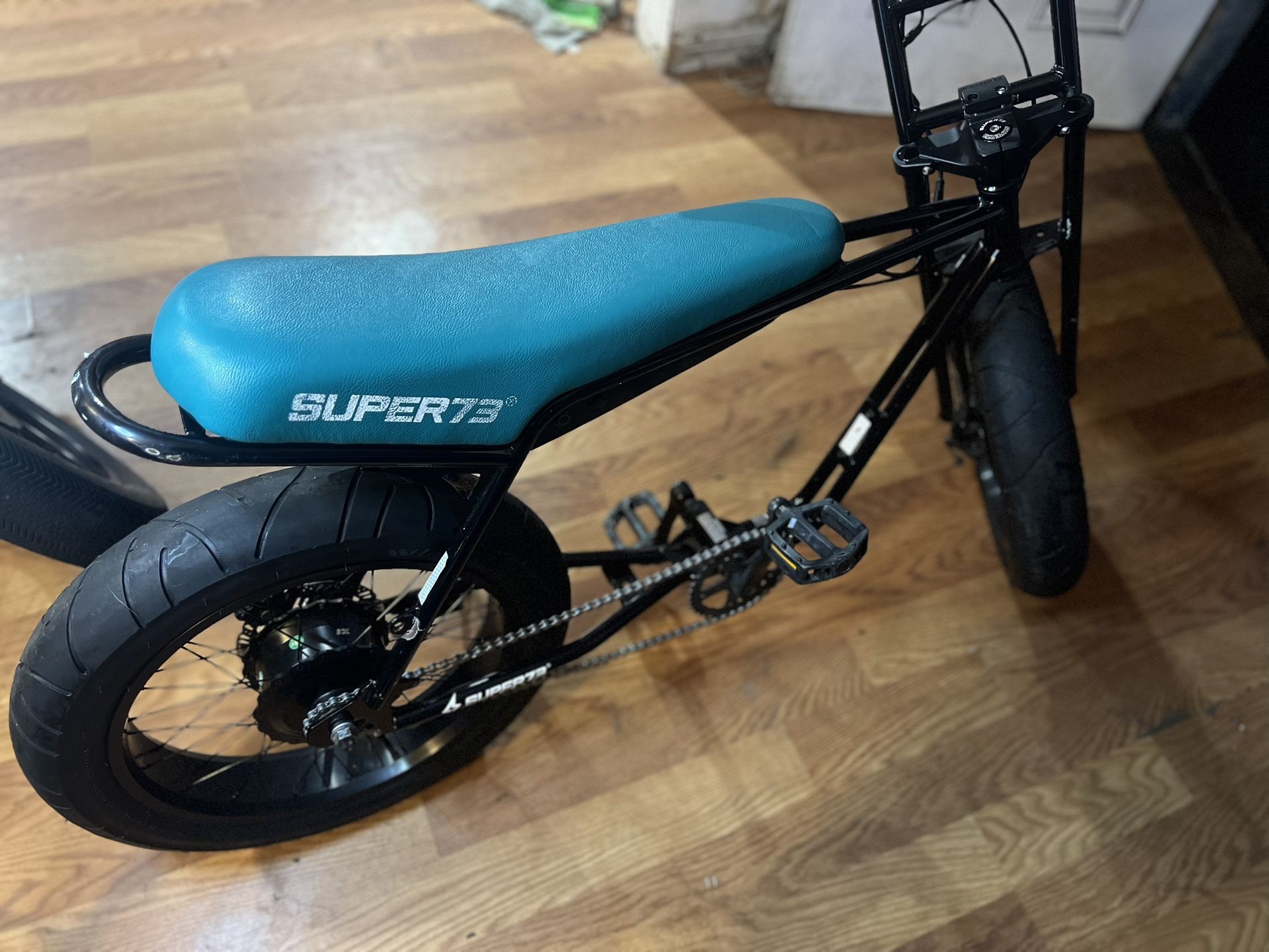 SUPER 73 Z1. BLACK