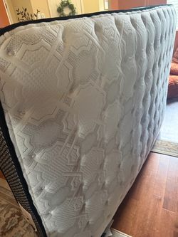 Full size mattress