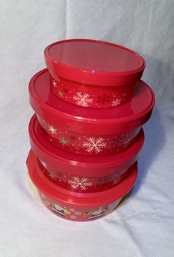 Set of 4 Plastic Christmas Bowls / Set de 4 Tazones de Plastico Navideños