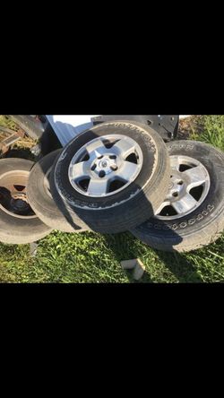 Toyota tundra wheels + tires