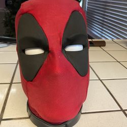 Deadpool Talking And Moving Head