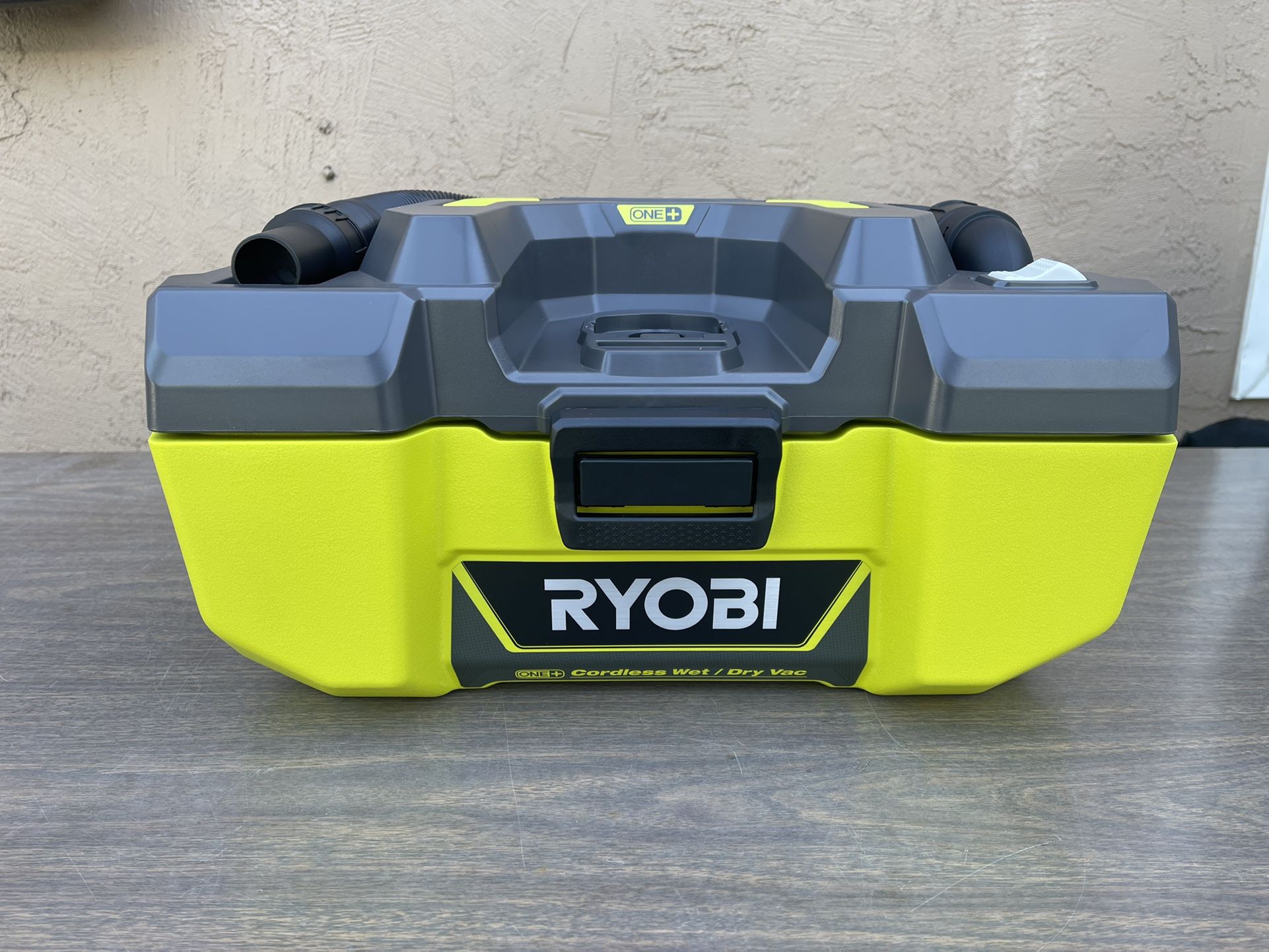 RYOBI 3 Gallon Wet/Dry Shop Vac Battery Powered Tool Only