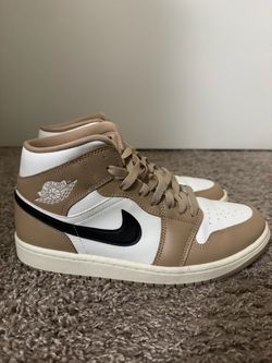 Nike Air Jordan 1 Mid Sneakers
