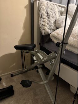 Squat machine