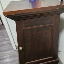 Cabinet With 1 Self
