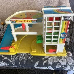 Vintage 1986 Fisher Price Garage 