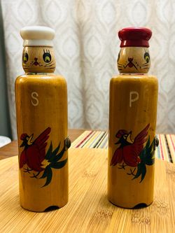 Kitschy mid century salt and pepper shakers